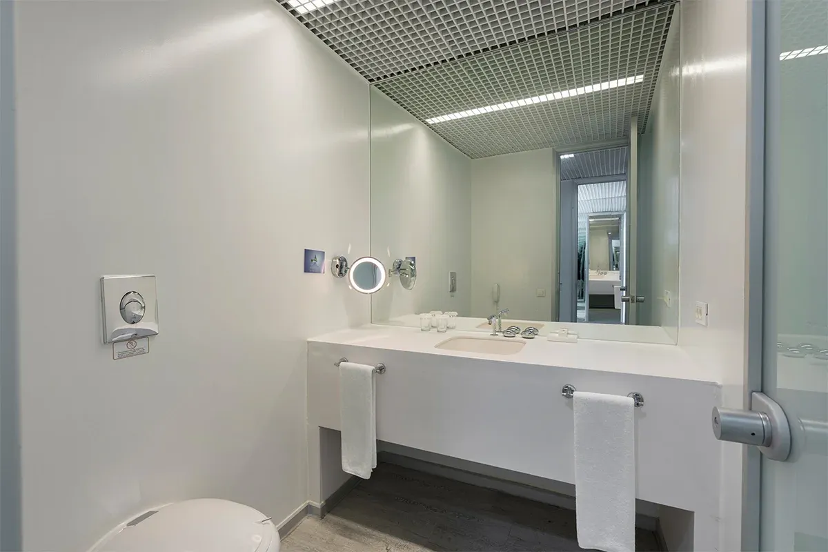 Presidential Villa — Oda 600 m² büyüklüğünde olup, 500 m² özel bahçe ve 80 m² özel havuzdan oluşur.